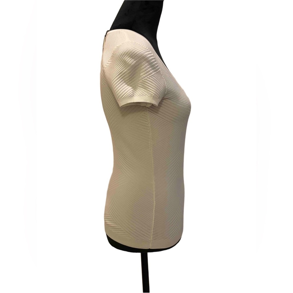 White House Black Market Cream Textured V-Neck Tee - Picture 2 of 5
